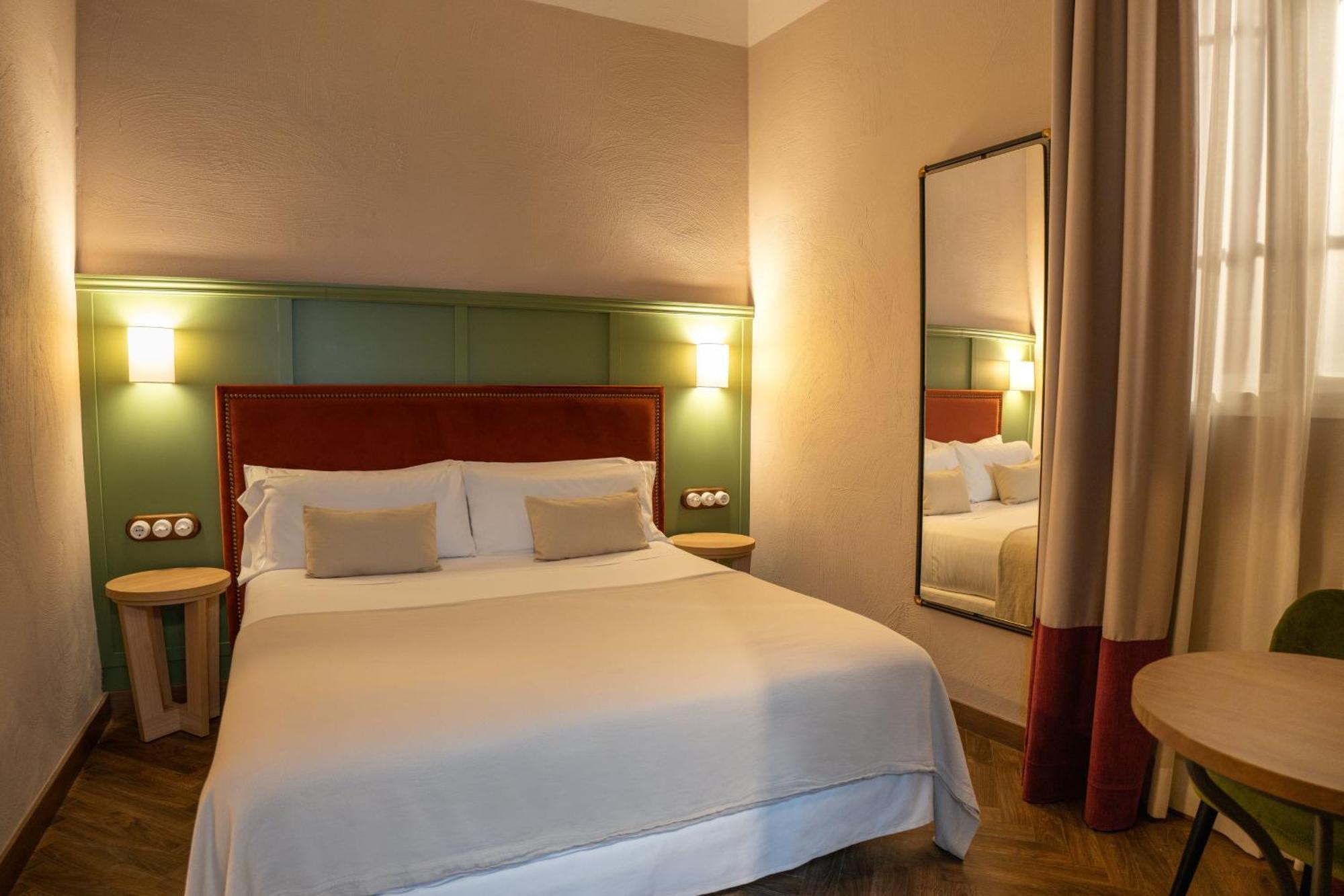 Interior Double Room,1681862497:JPEG