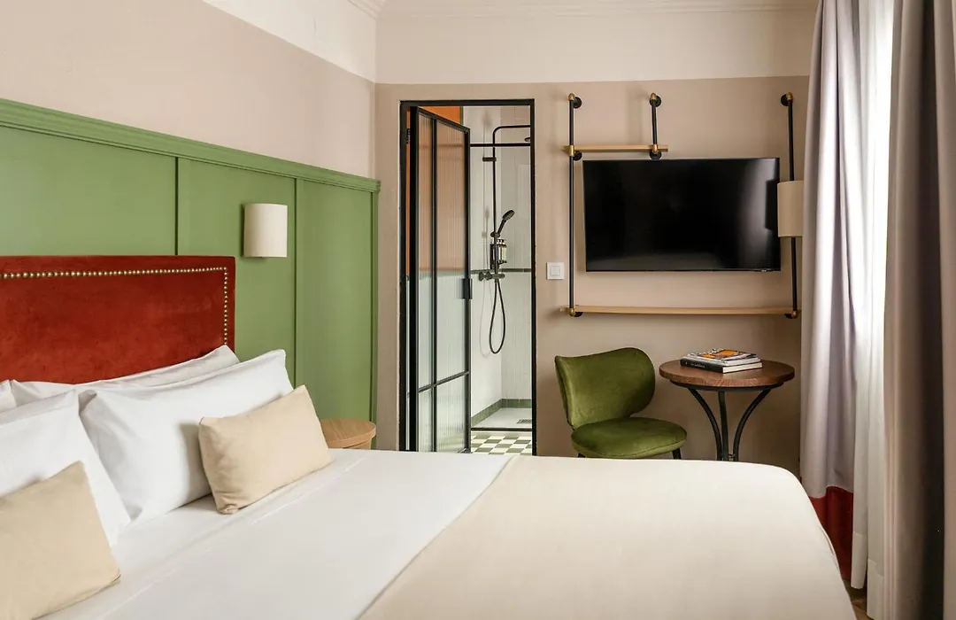 Honest Sevilla Hotel-1